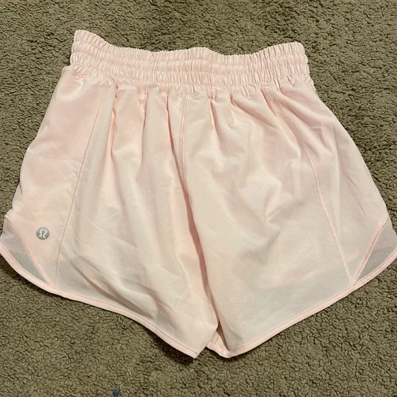 Lululemon Hotty Hot HR lined Short 4” PASTEL BLUE Sz 2 - Picture 4 of 6